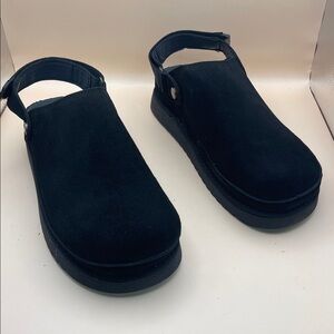 EVELLYHOOTD Black Suede 2401 2‑in‑1 Strap Clogs EU 38 / IS 7-7.5 Casual Shoes